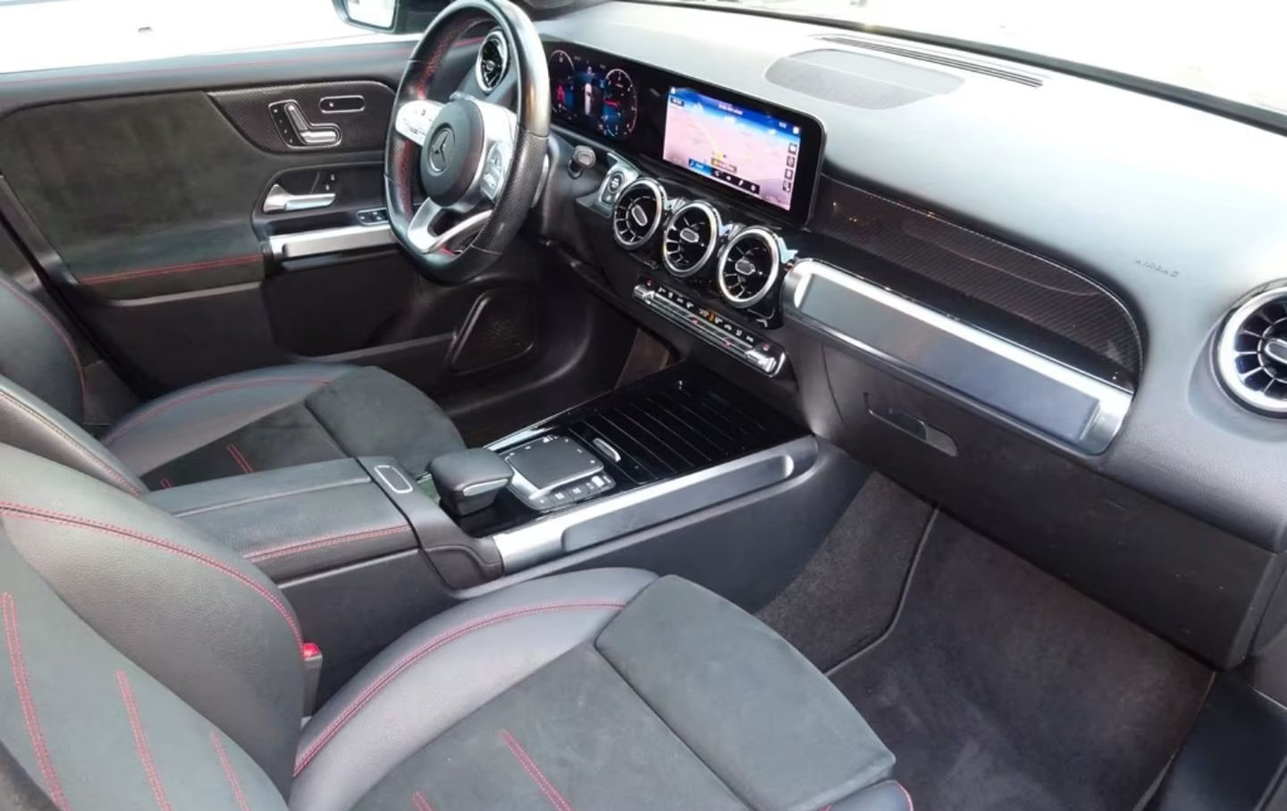 Mercedes-Benz GLB 200 — фото 10