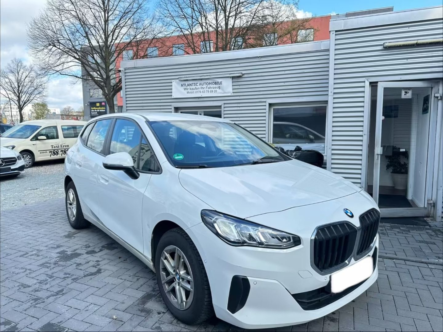 BMW 218 Active Tourer — фото 2