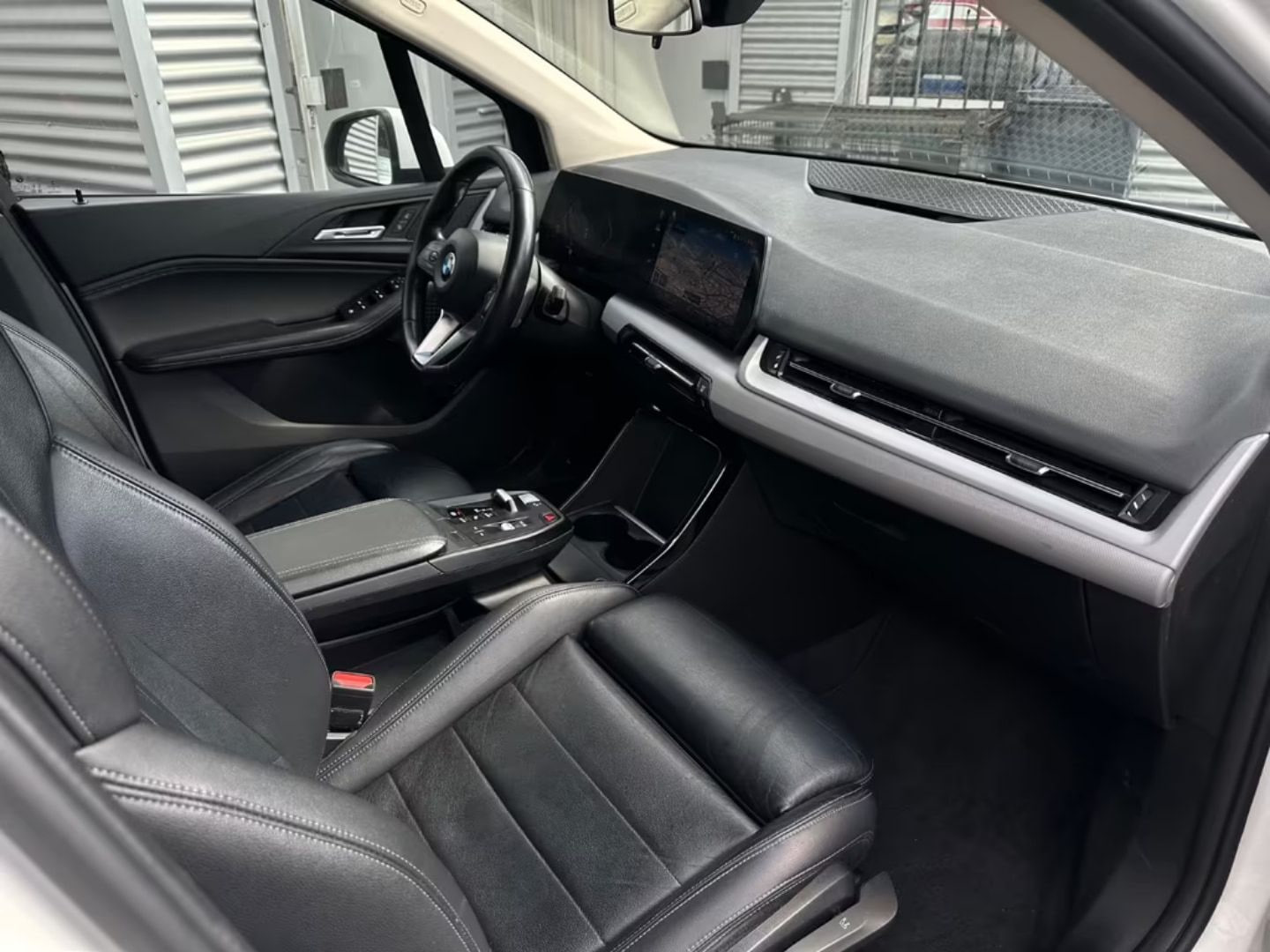 BMW 218 Active Tourer — фото 8