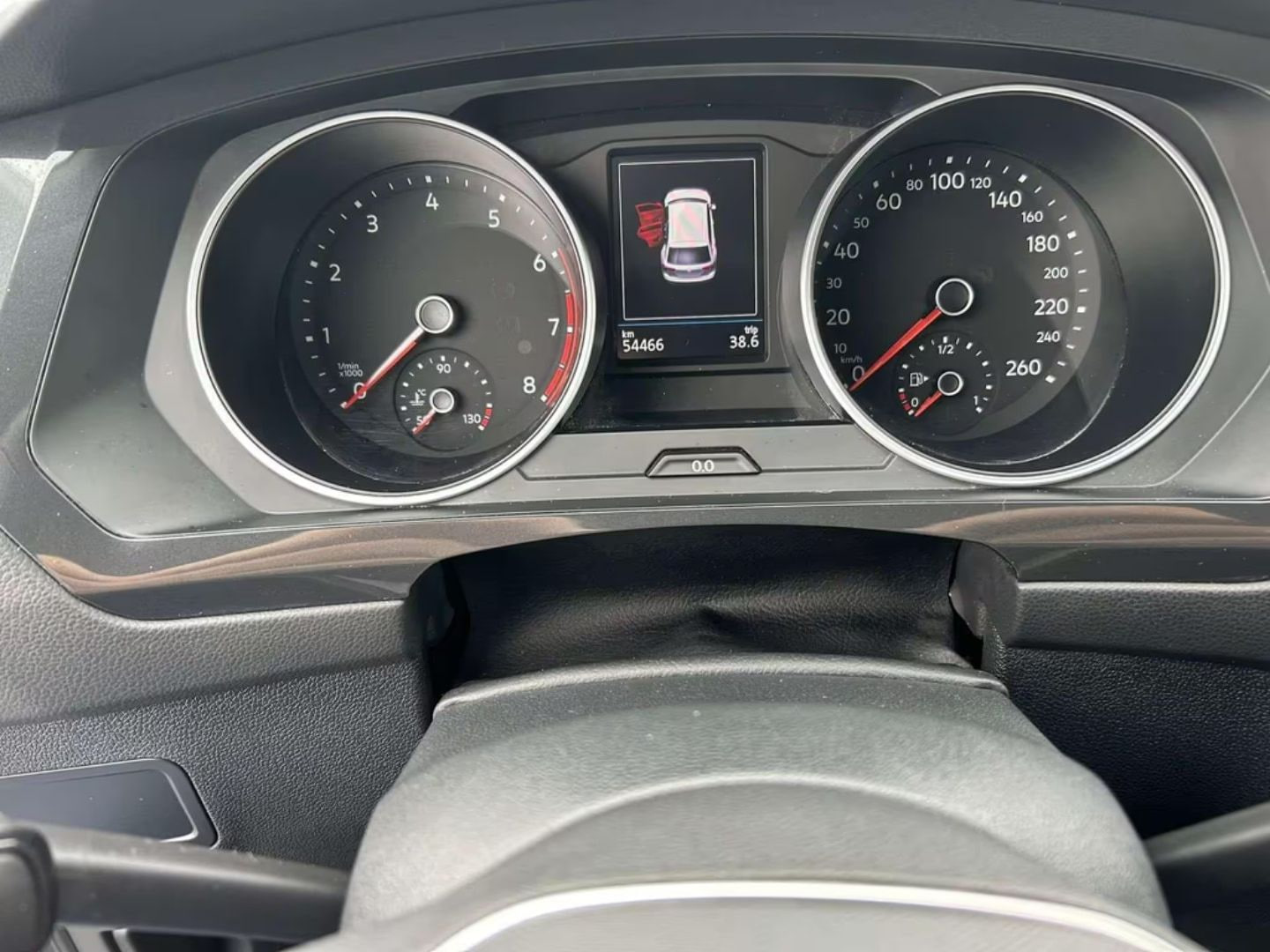 Volkswagen Tiguan — фото 6