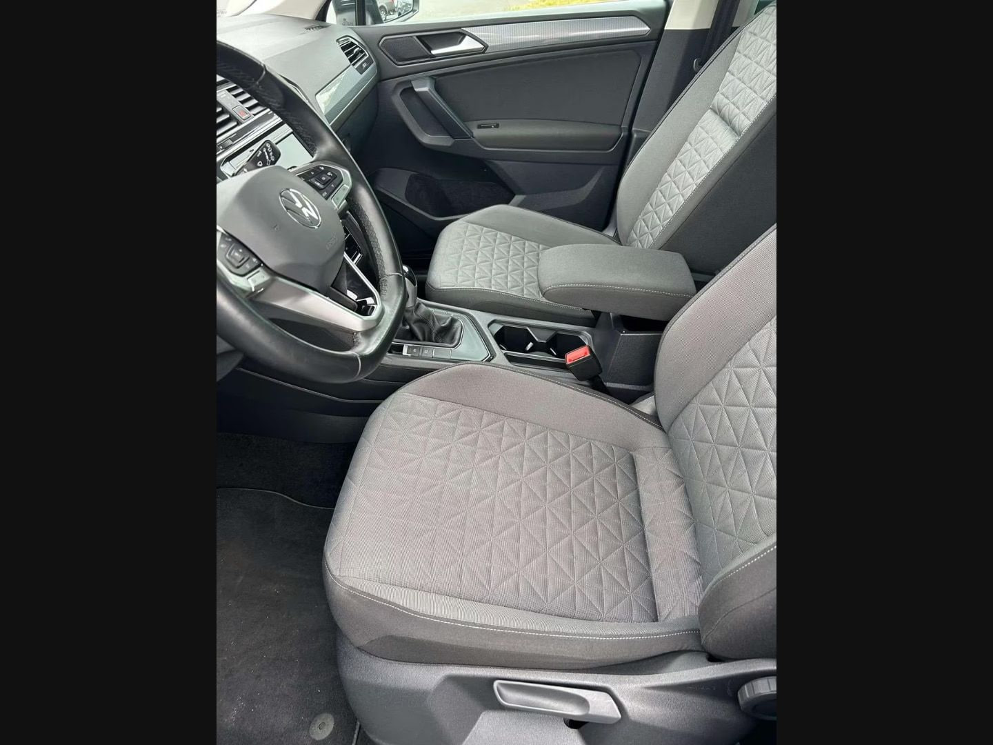 Volkswagen Tiguan — фото 13