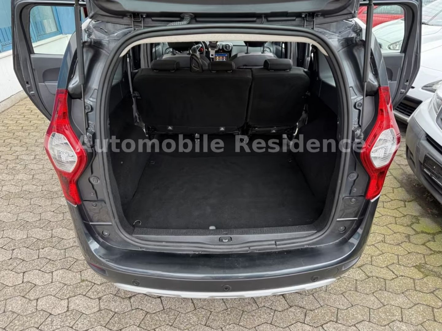 Dacia Lodgy — фото 10