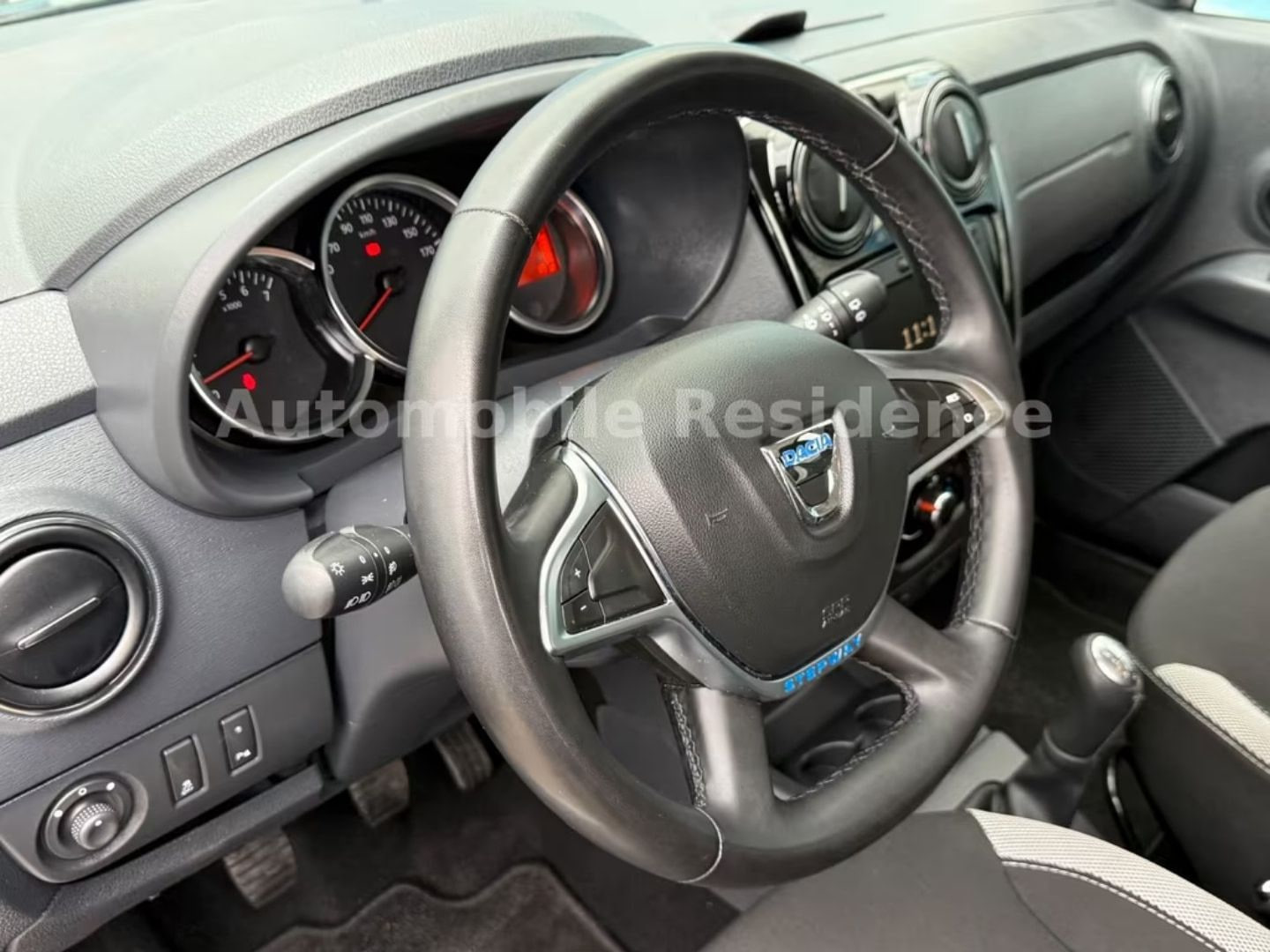 Dacia Lodgy — фото 15