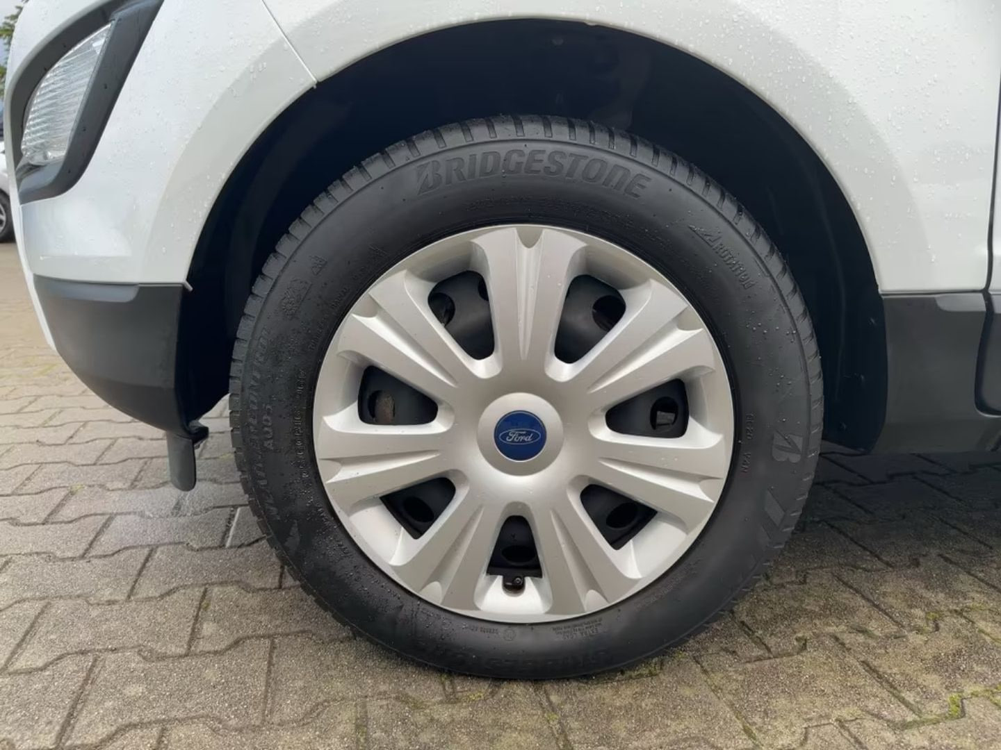 Ford EcoSport — фото 14