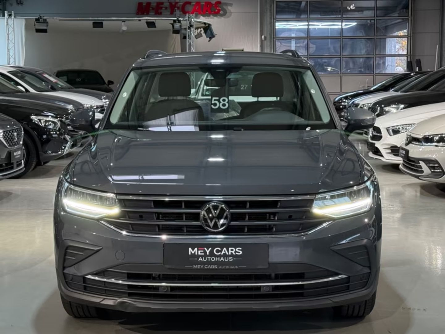 Volkswagen Tiguan — фото 6