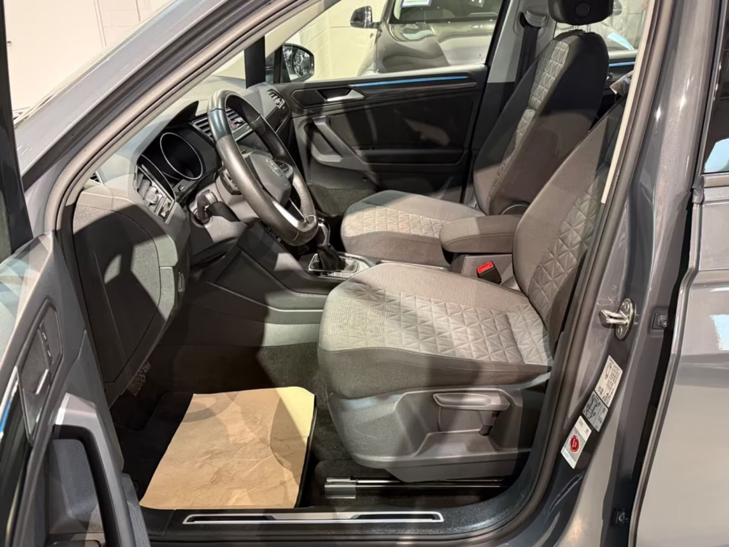Volkswagen Tiguan — фото 7