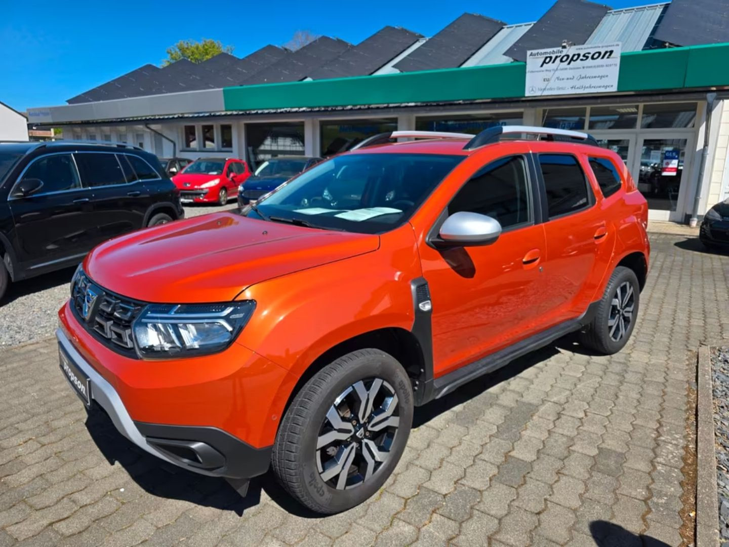 Dacia Duster — фото 1