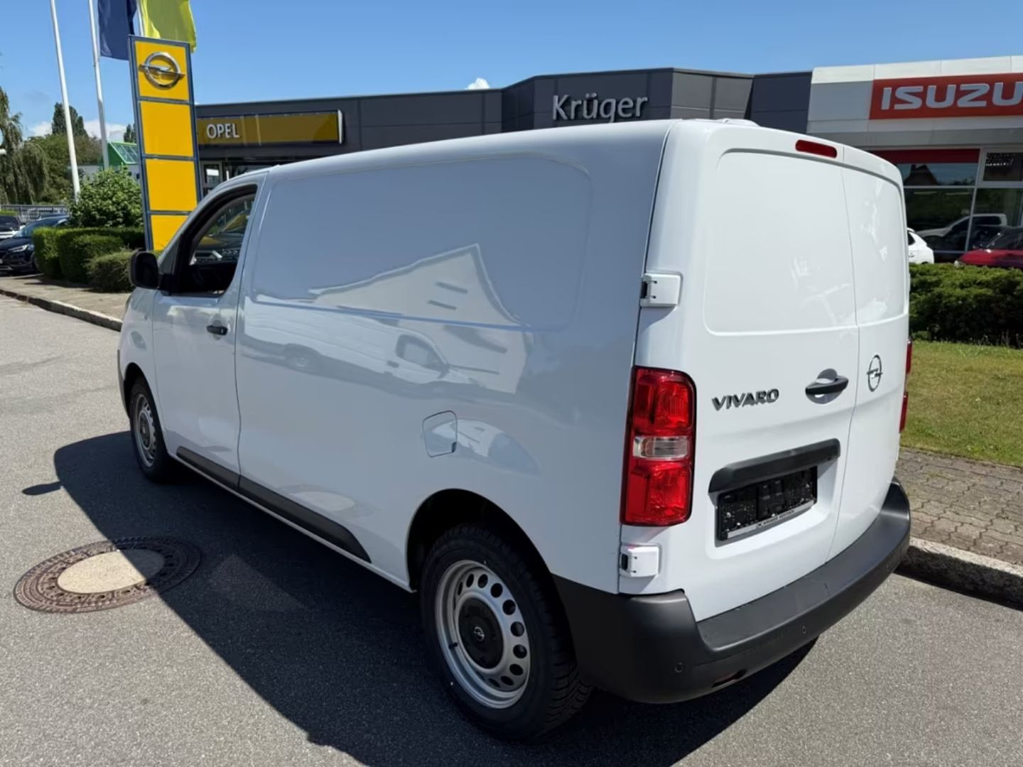 Opel Vivaro — фото 8