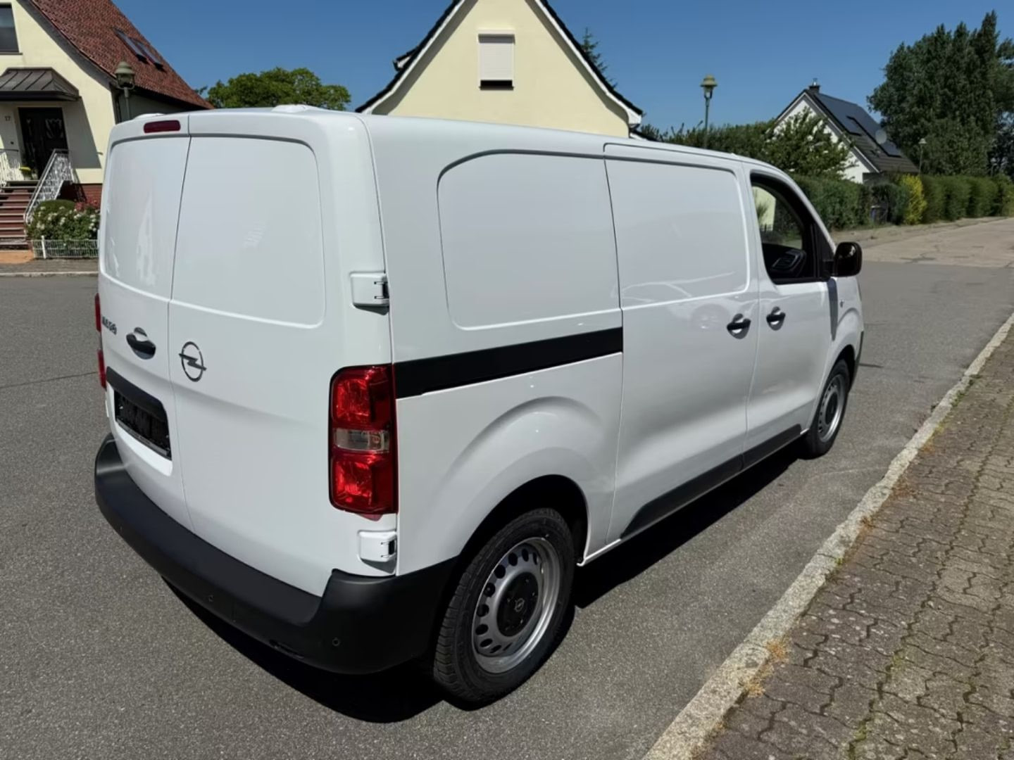 Opel Vivaro — фото 9