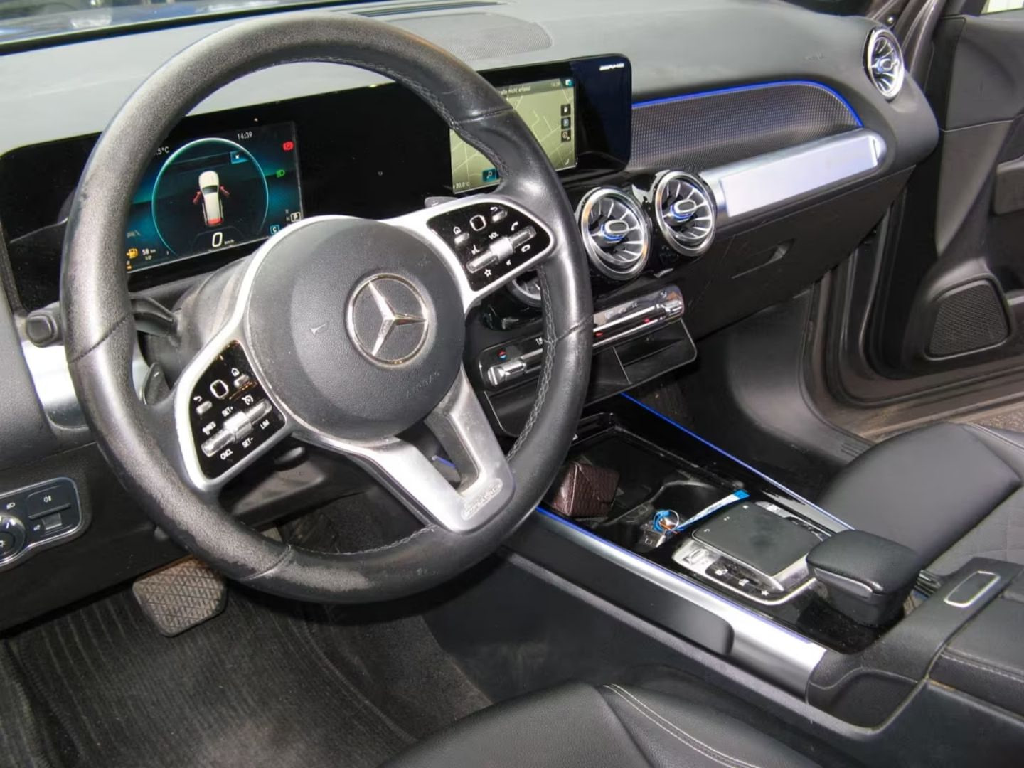 Mercedes-Benz GLB 200 — фото 11
