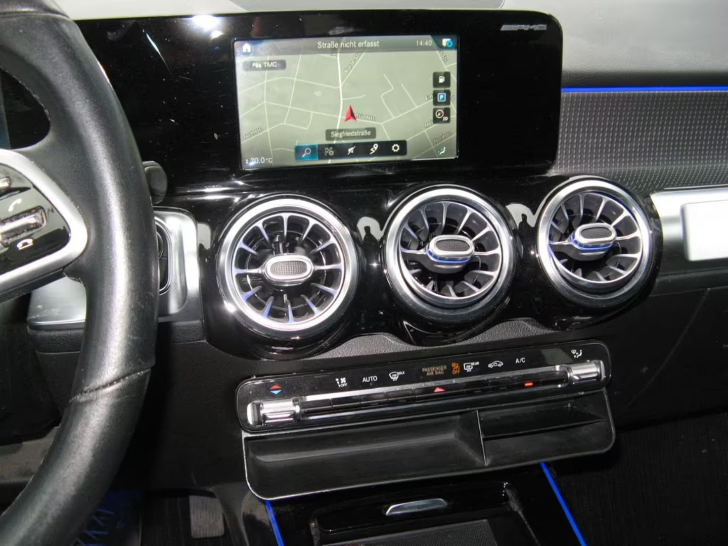 Mercedes-Benz GLB 200 — фото 14