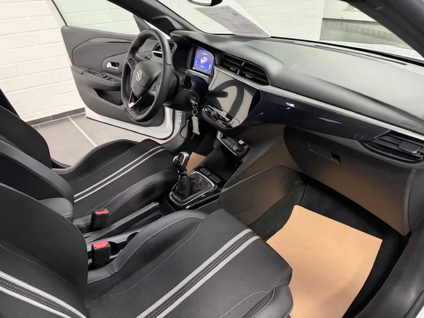 Opel Corsa — фото 9