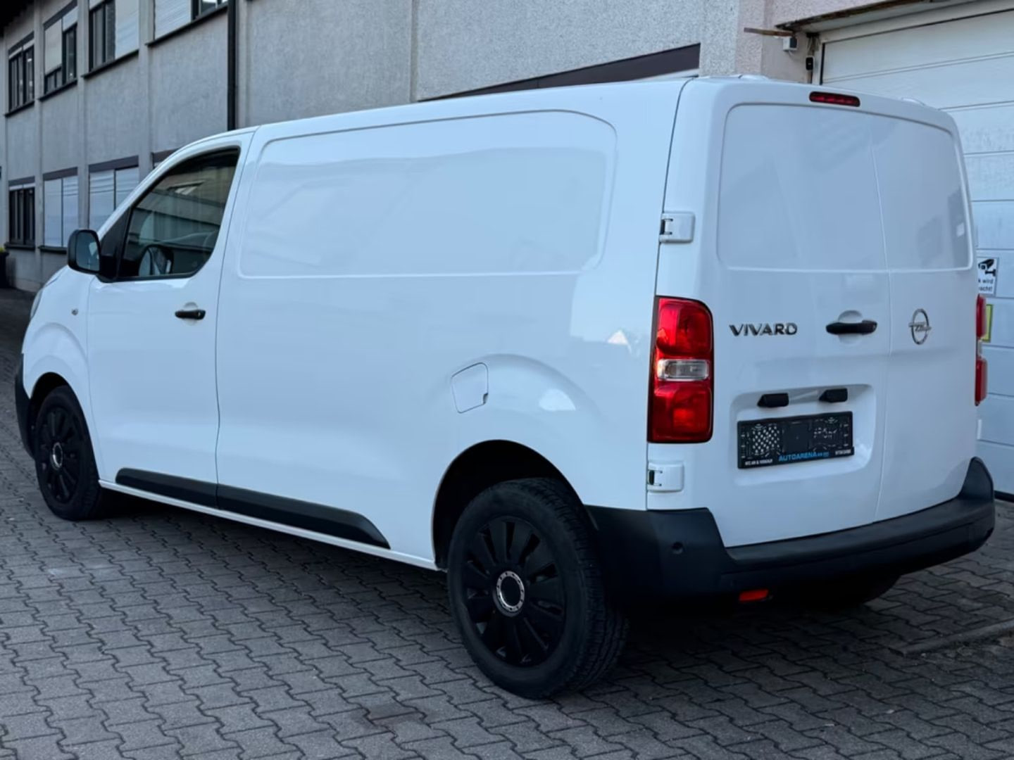 Opel Vivaro — фото 5