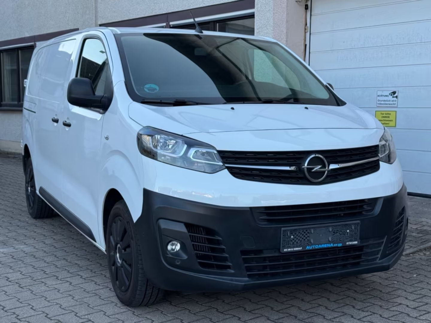 Opel Vivaro — фото 9