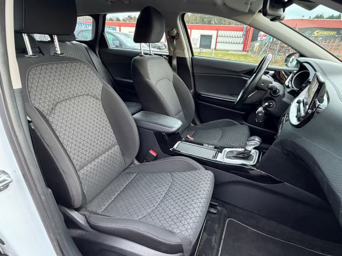 Kia cee'd Sportswagon — фото 8