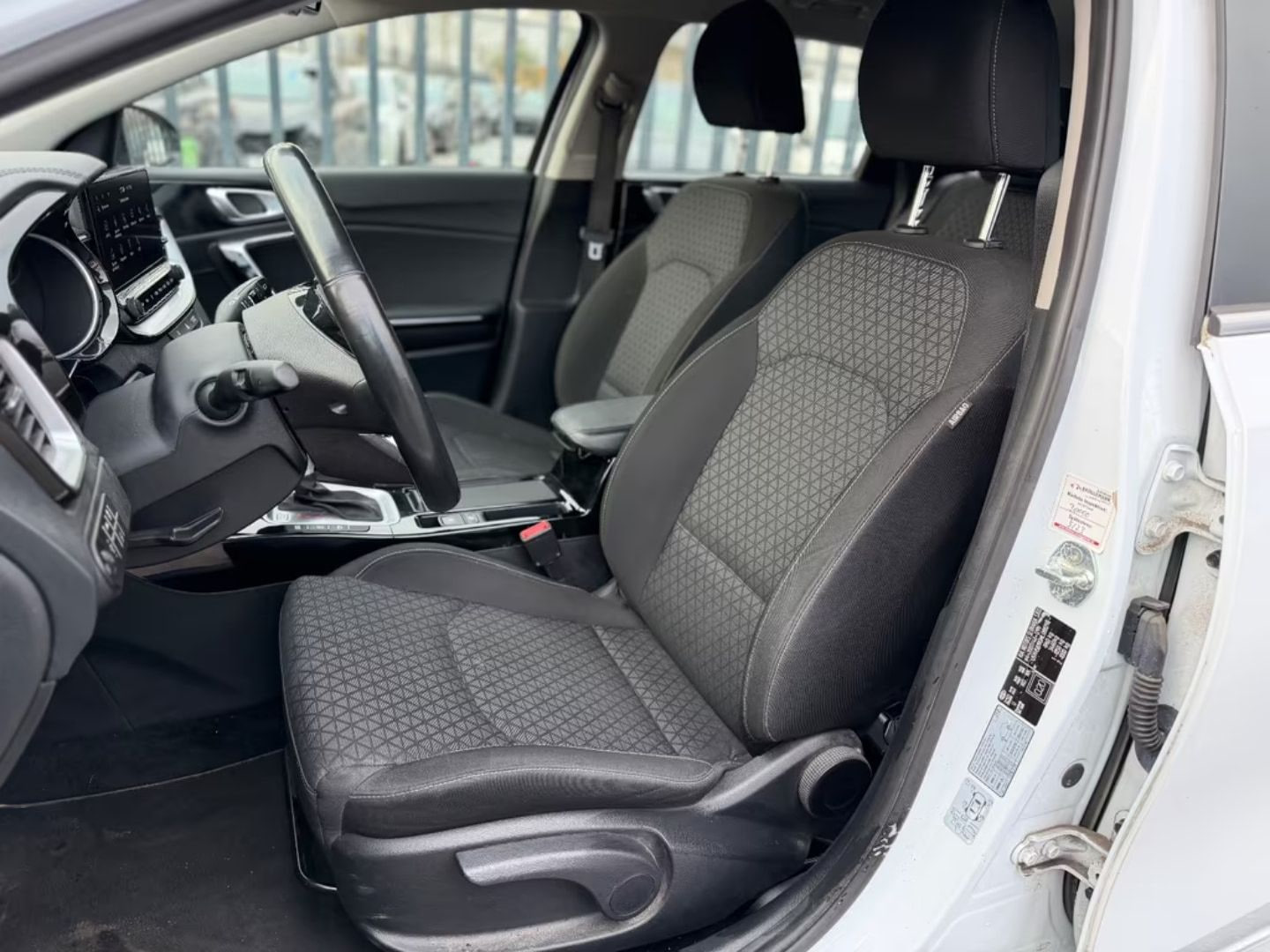 Kia cee'd Sportswagon — фото 13