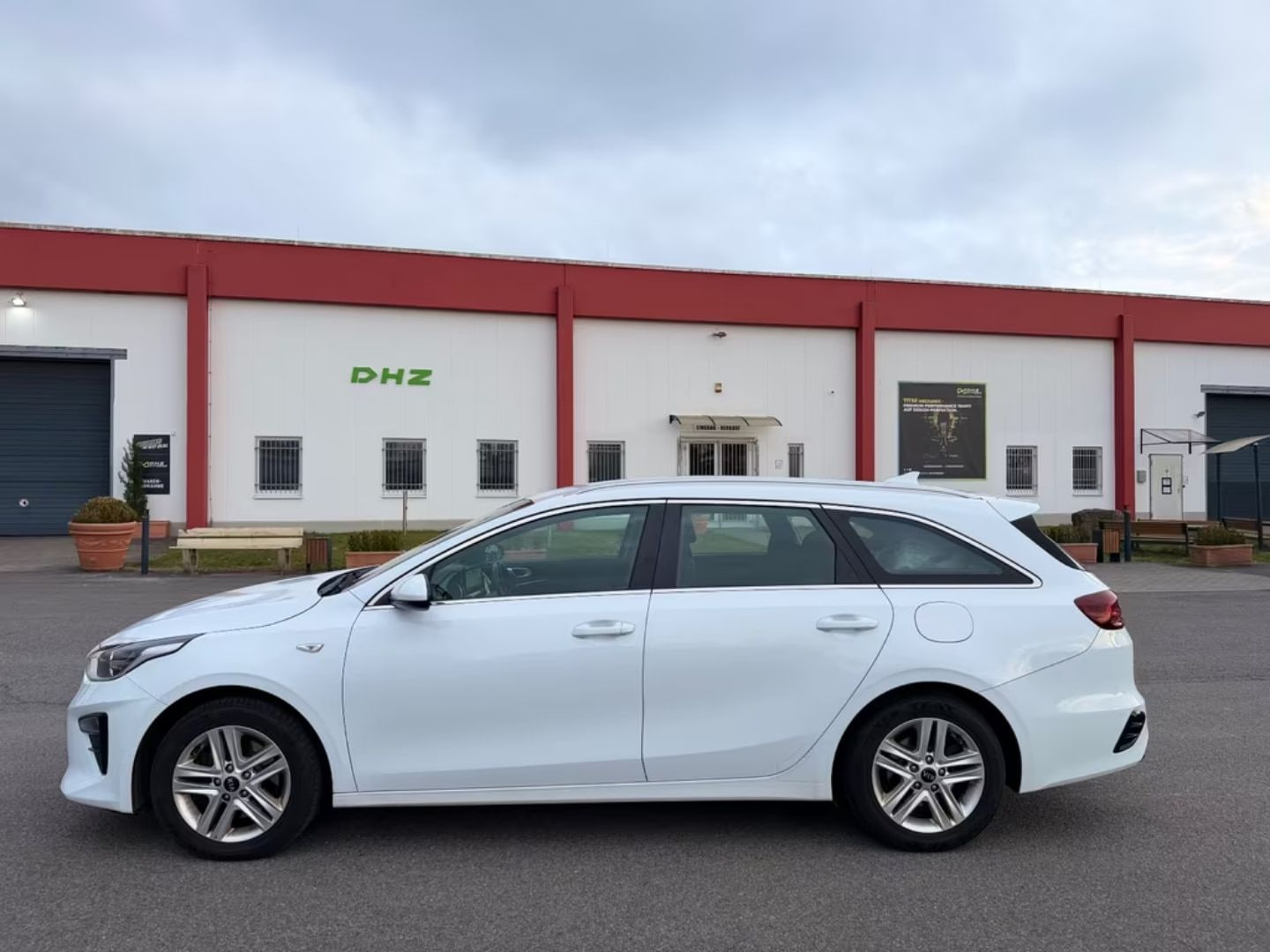 Kia cee'd Sportswagon — фото 14