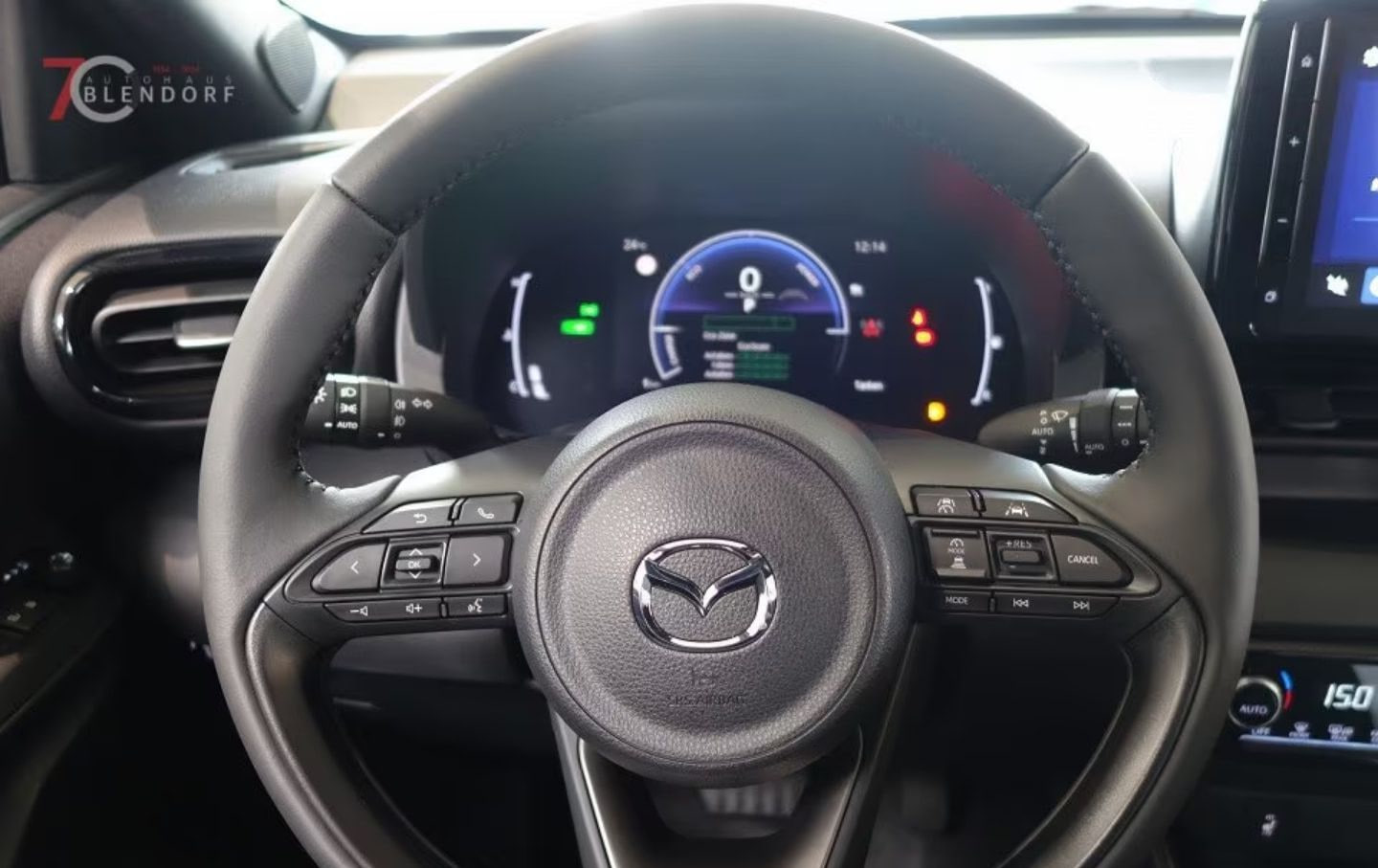 Mazda 2 Hybrid — фото 14