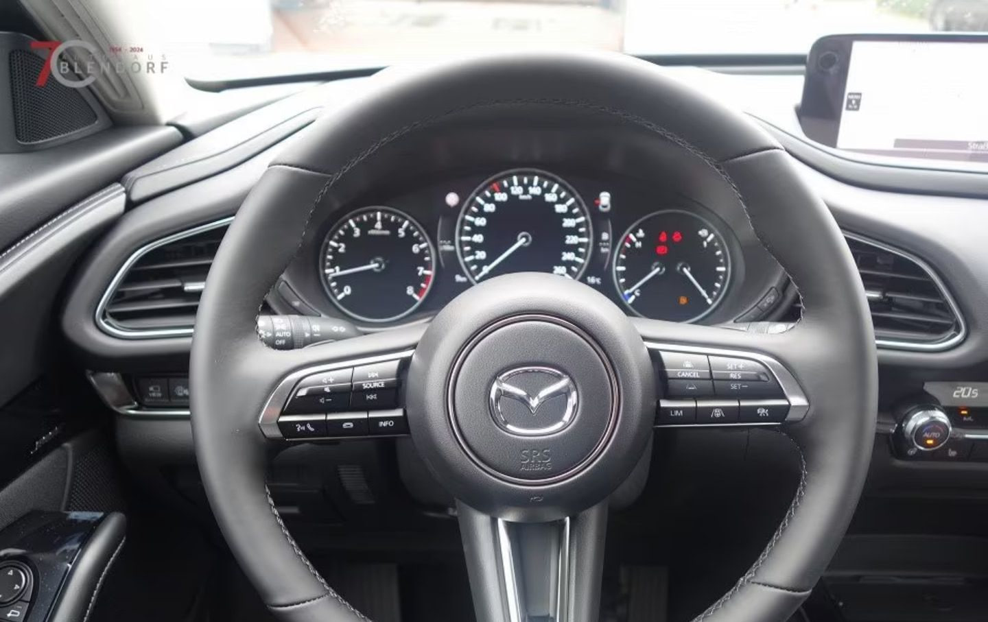 Mazda CX-30 — фото 15