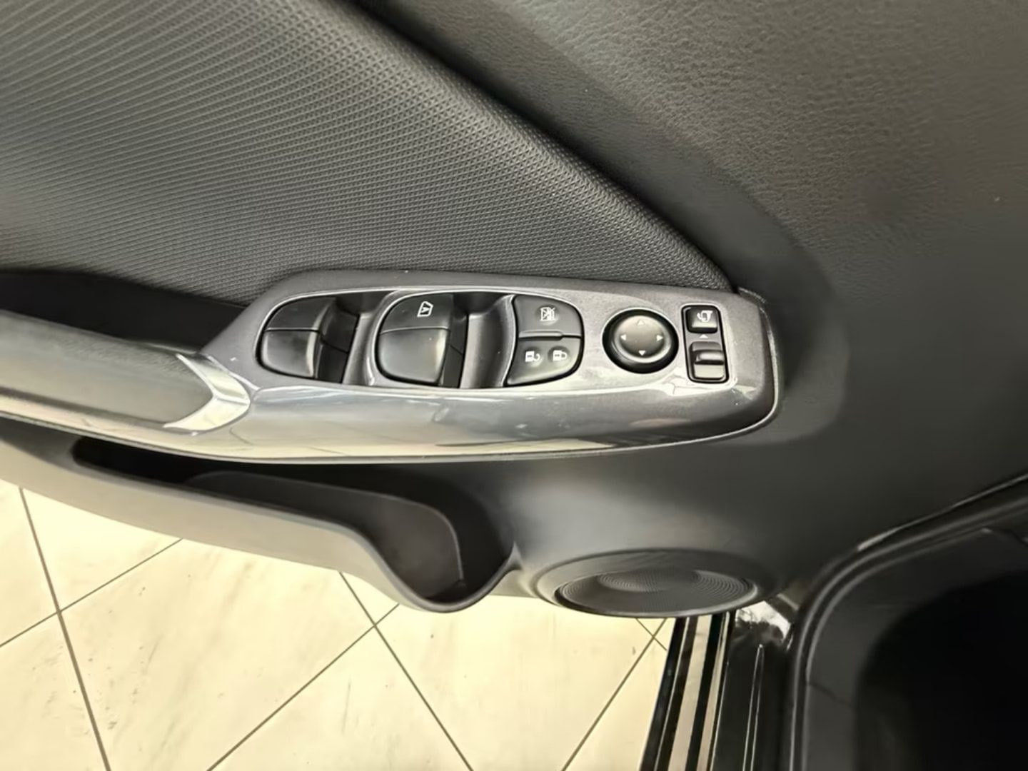 Nissan Juke — фото 9
