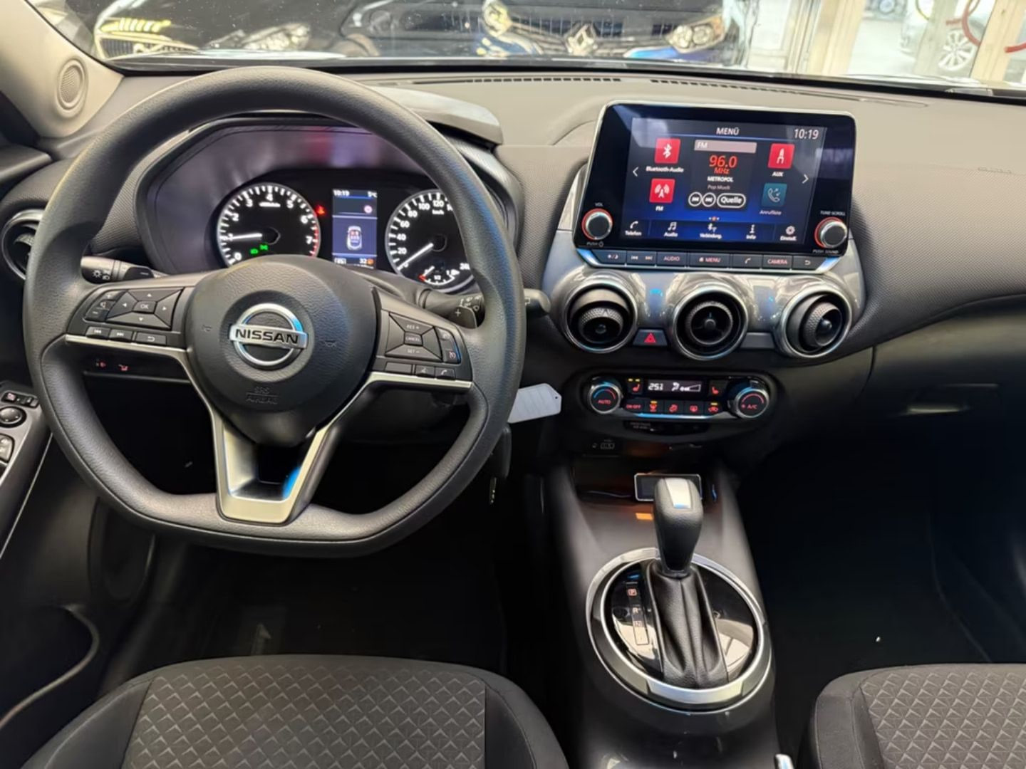 Nissan Juke — фото 11