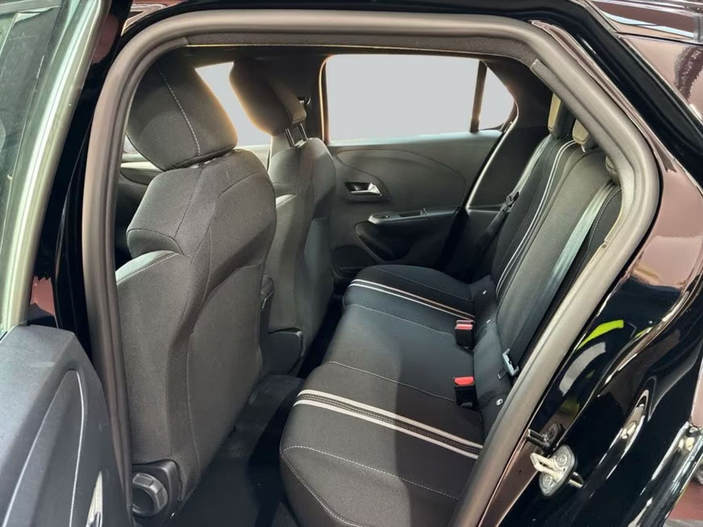 Opel Corsa — фото 12