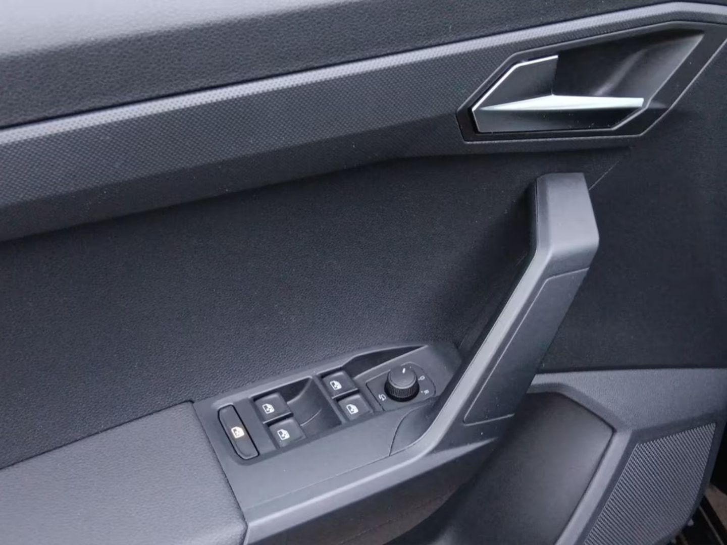Seat Ibiza — фото 10
