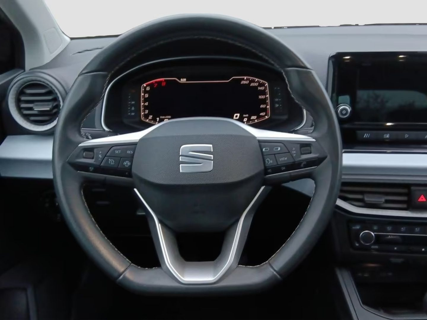 Seat Ibiza — фото 12