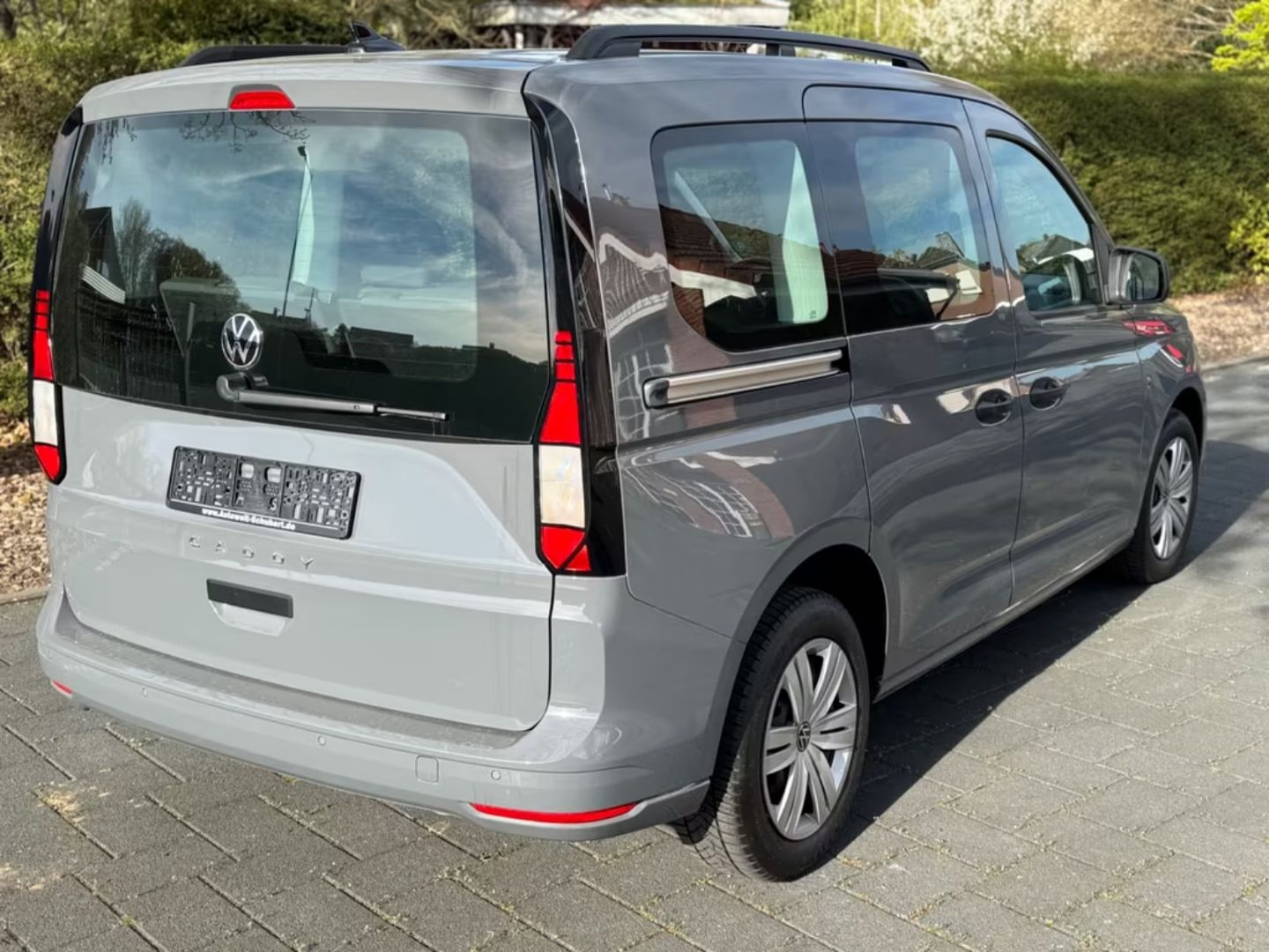 Volkswagen Caddy — фото 7