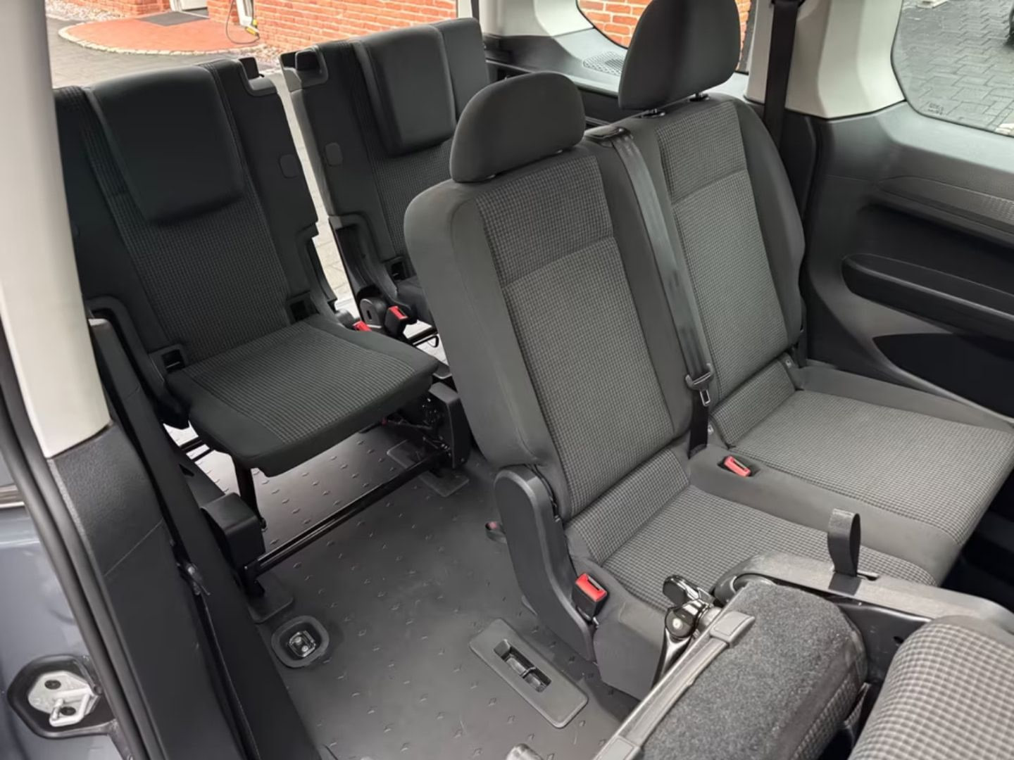 Volkswagen Caddy — фото 9