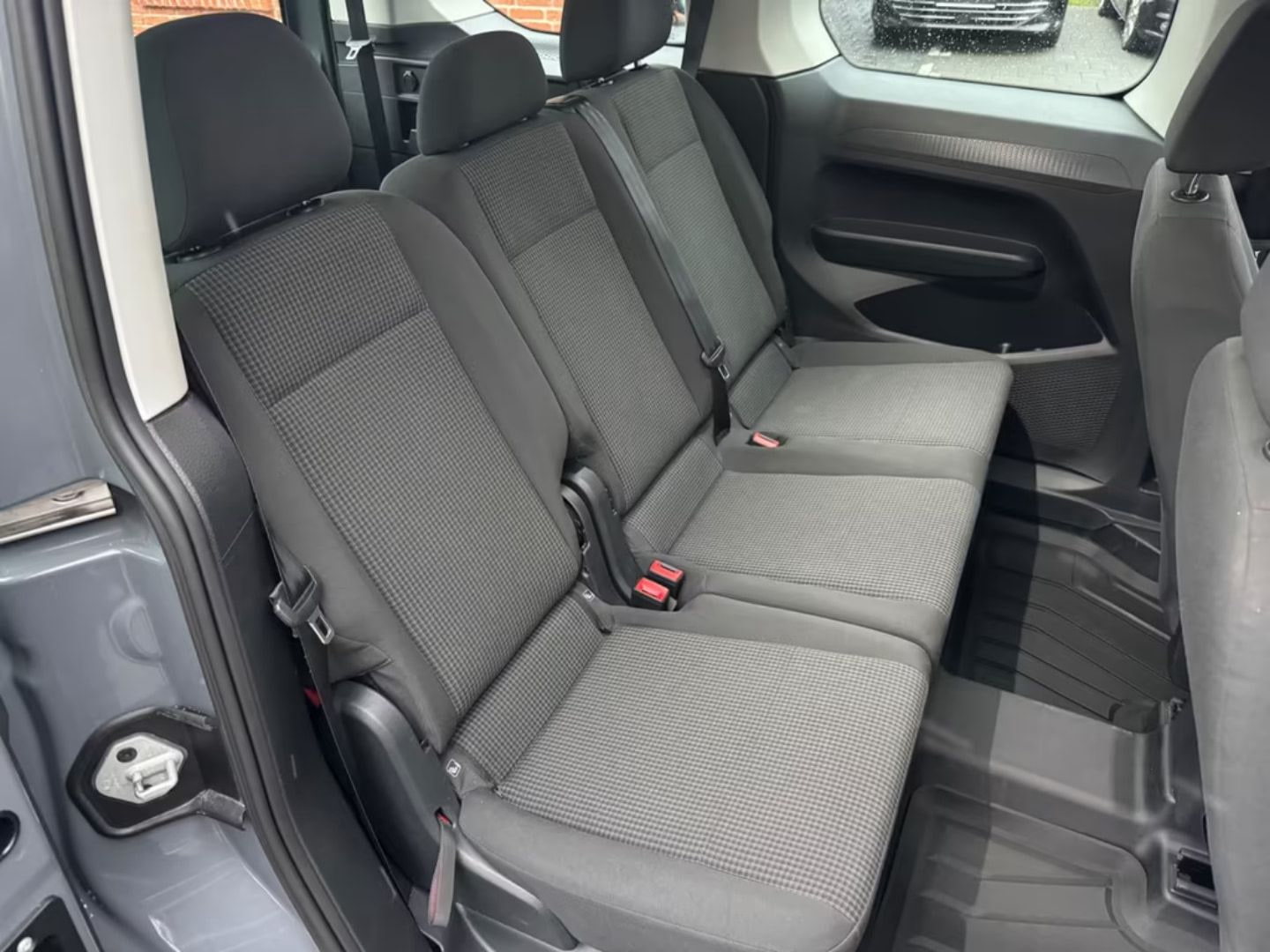 Volkswagen Caddy — фото 10
