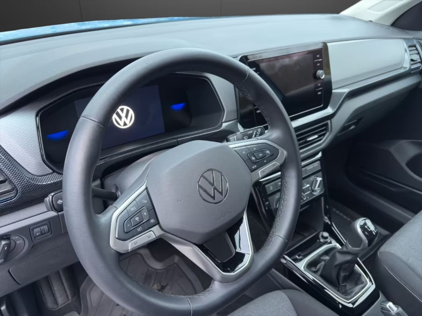 Volkswagen T-Cross — фото 13