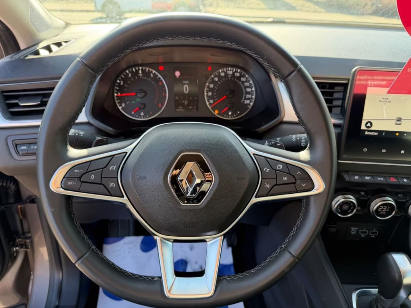 Renault Captur — фото 10