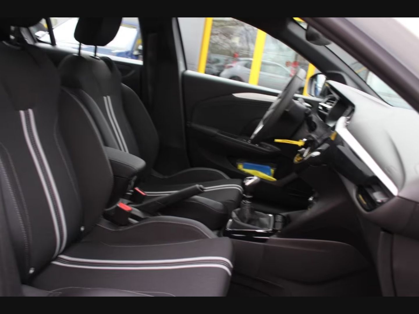 Opel Corsa — фото 15