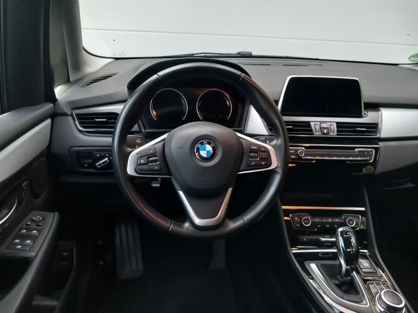 BMW 218 Gran Tourer — фото 3