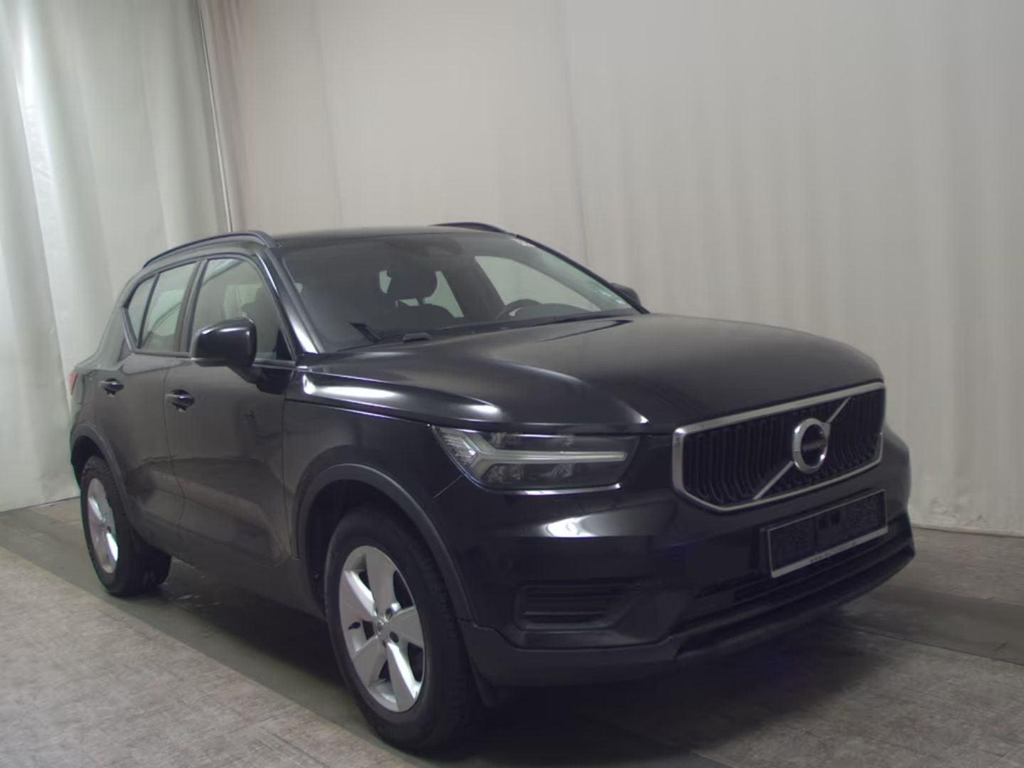 Volvo XC40 — фото 7
