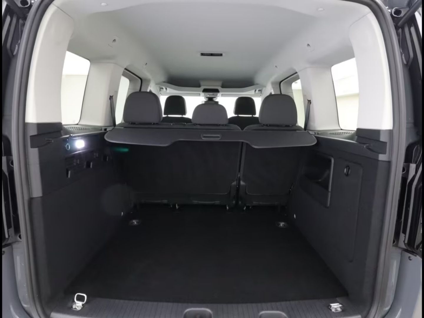 Volkswagen Caddy — фото 11