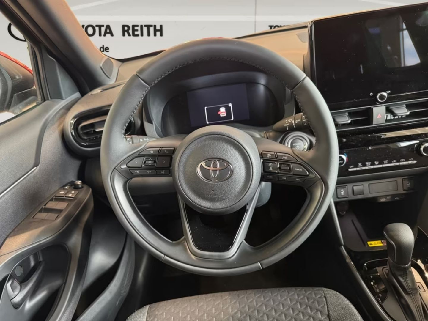 Toyota Yaris Cross — фото 12