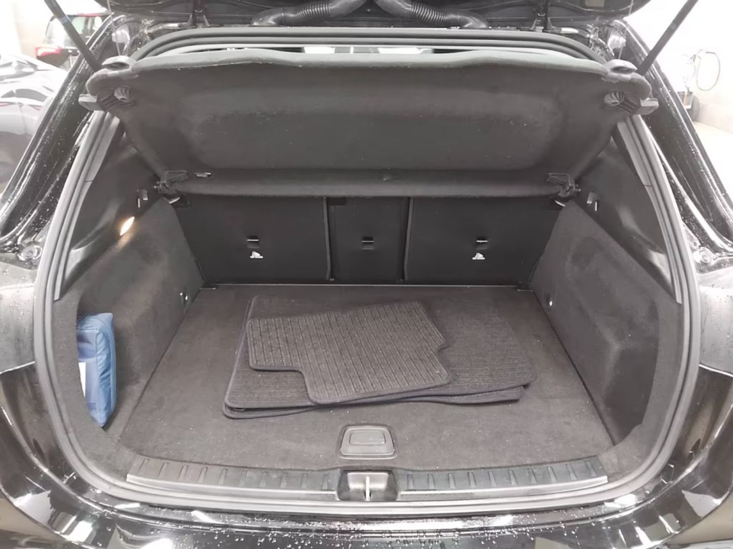 Mercedes-Benz GLA 200 — фото 12