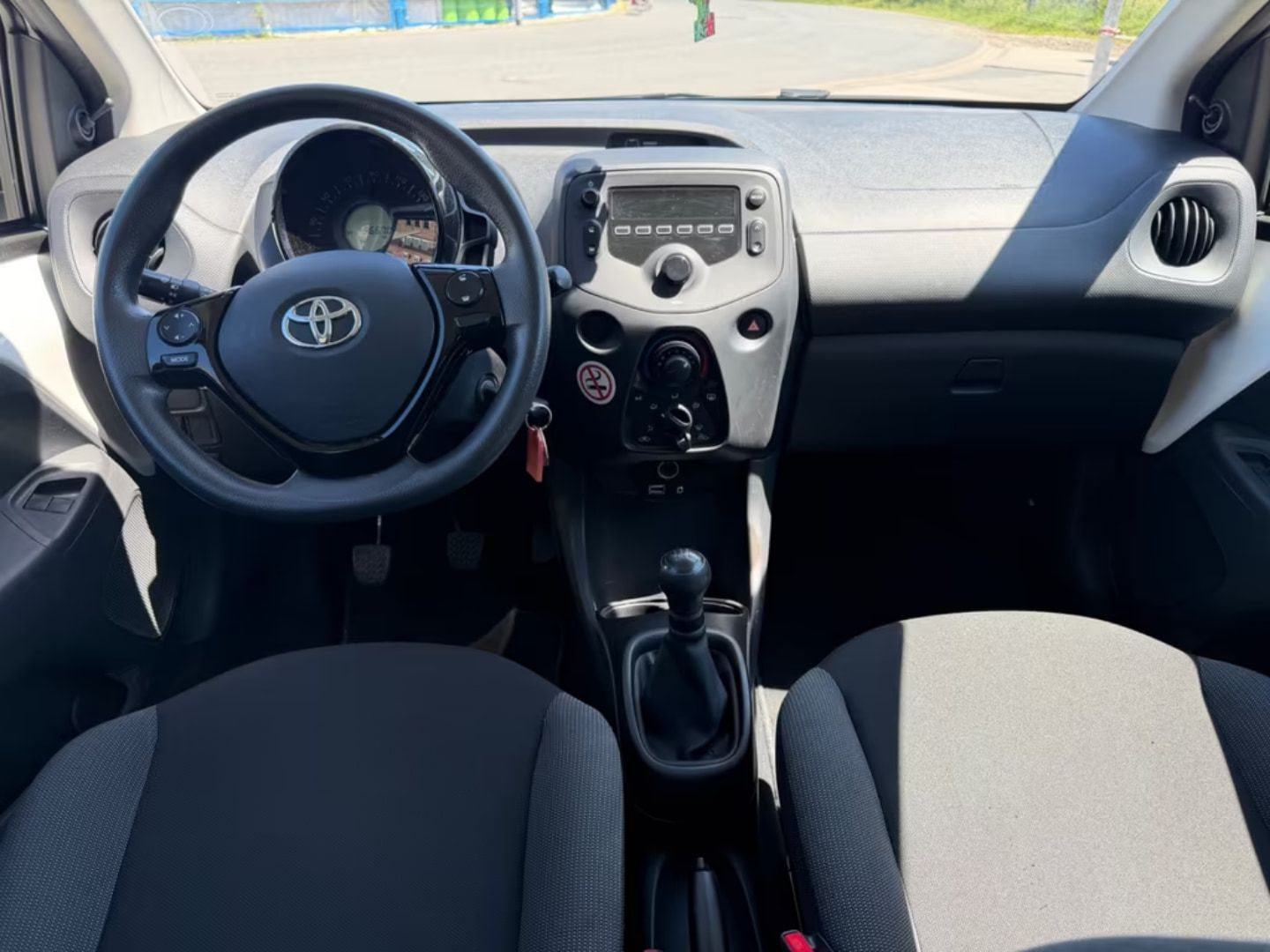 Toyota Aygo (X) — фото 14