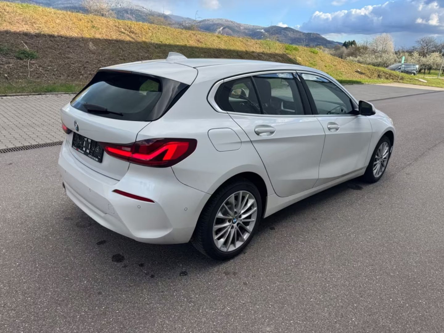 BMW 118 — фото 2
