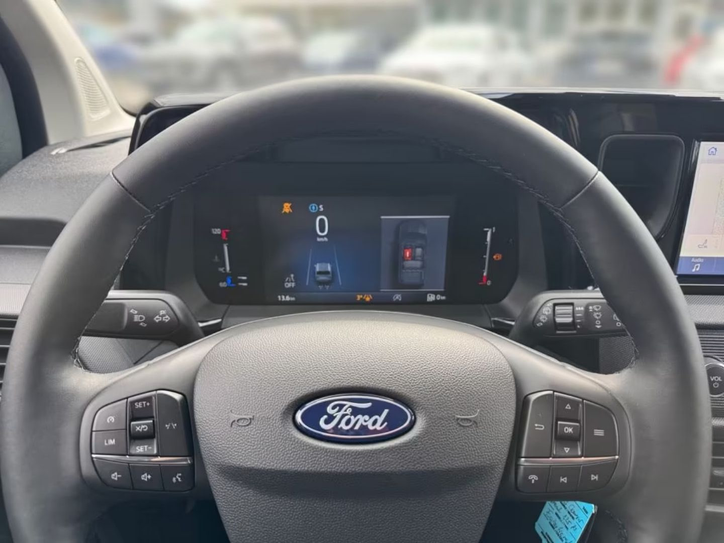 Ford Tourneo Courier — фото 12