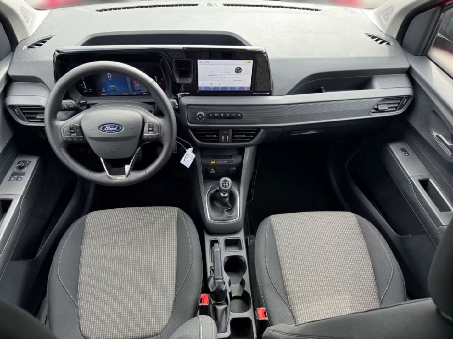 Ford Tourneo Courier — фото 13