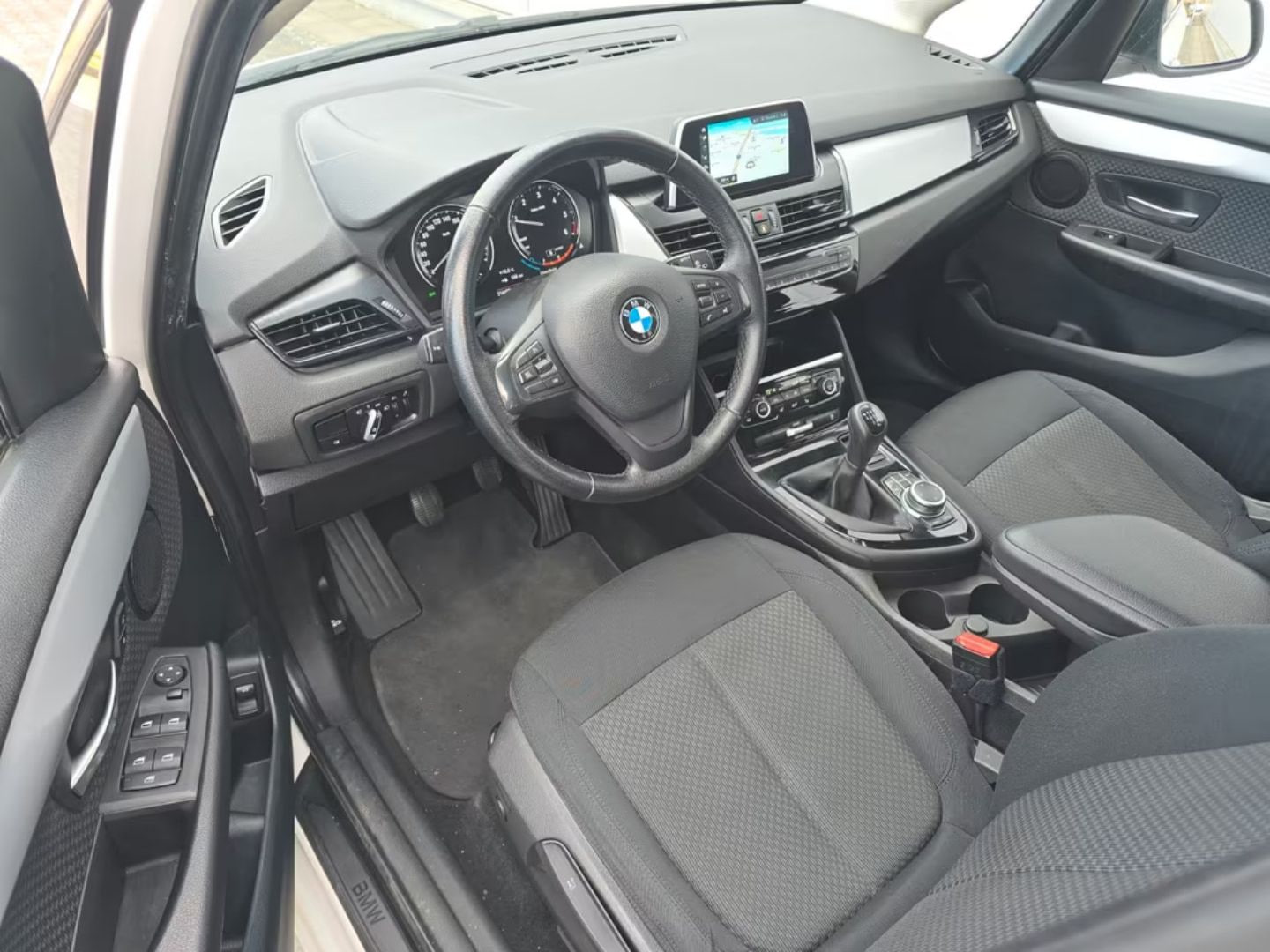 BMW 218 Gran Tourer — фото 8