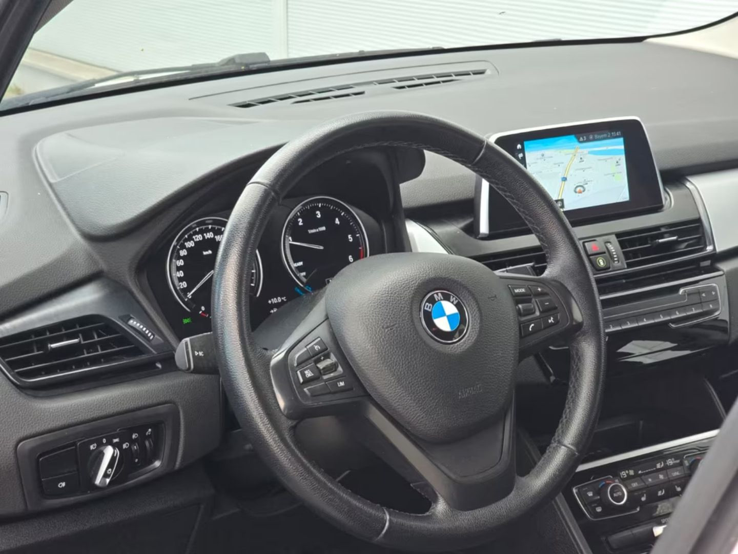 BMW 218 Gran Tourer — фото 15