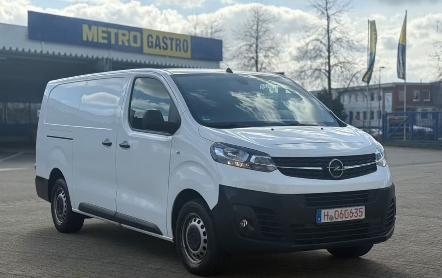 Opel Vivaro — фото 6