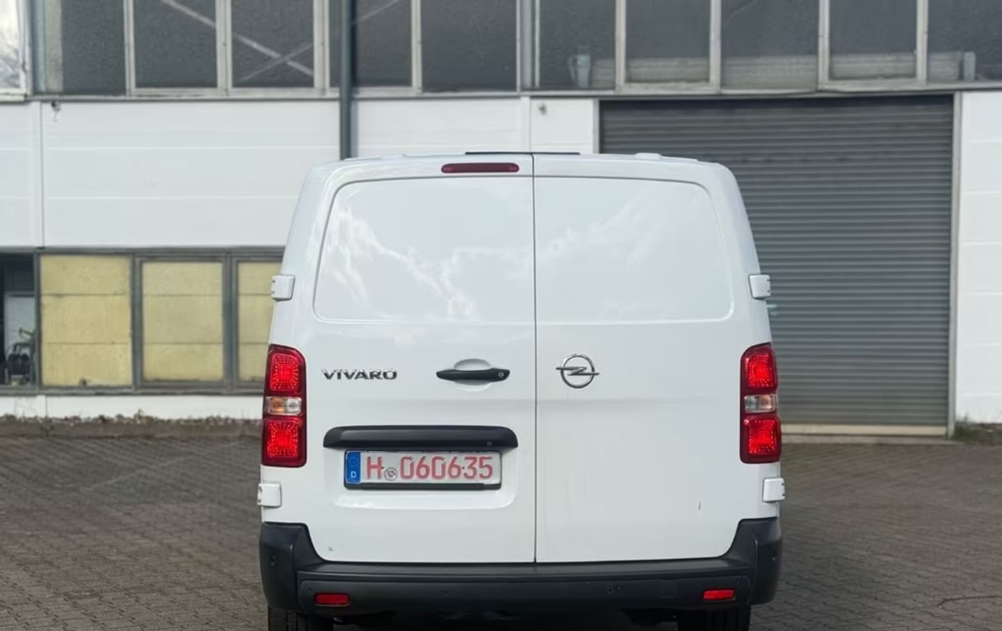 Opel Vivaro — фото 13