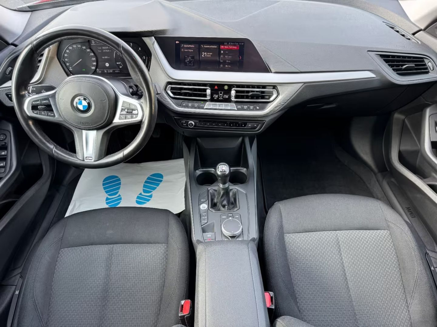 BMW 218 Gran Coupé — фото 12