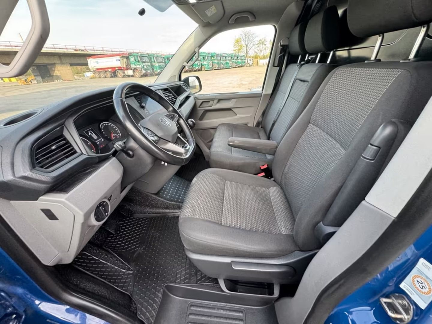 Volkswagen T6 Transporter — фото 15