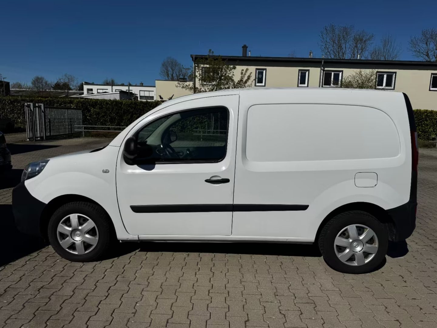 Nissan NV250 — фото 5